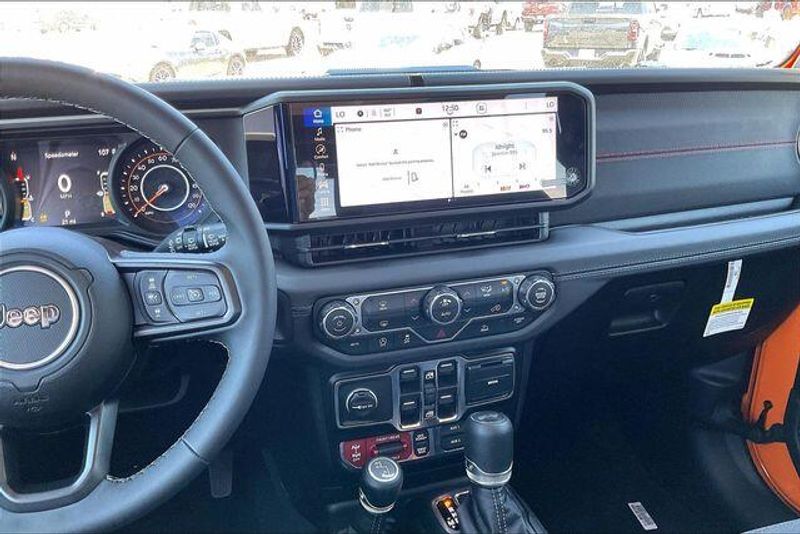 New 2026 Jeep Wrangler 4-door RubiconImage 5