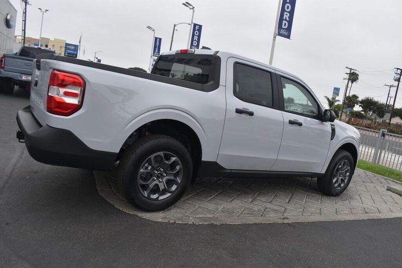 New 2025 Ford Maverick XLTImage 2