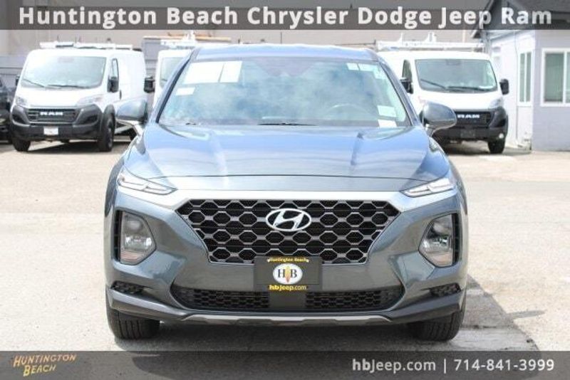 2020 Hyundai Santa Fe SEImage 2