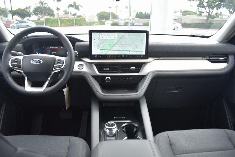 New 2025 Ford Explorer ActiveImage 12