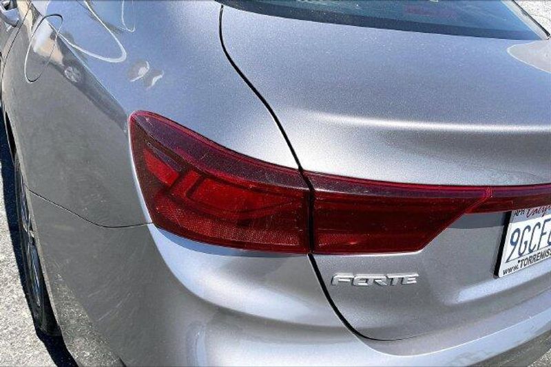 Used 2023 Kia Forte LXSImage 28