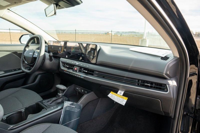 Used 2025 Kia K4 LXImage 20