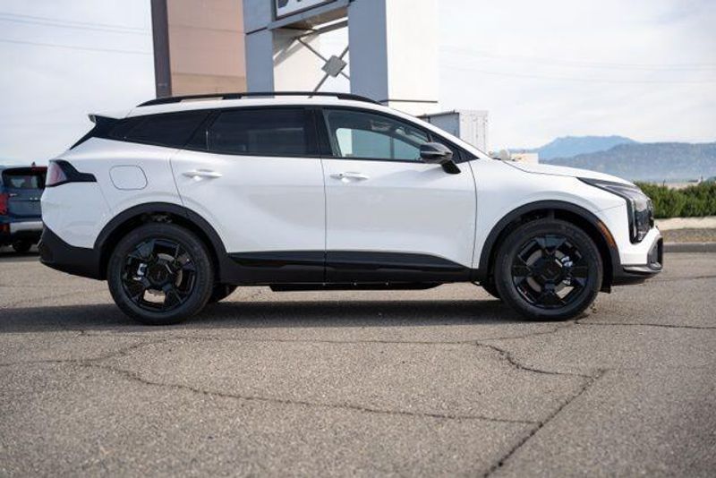 New 2026 Kia Sportage Plug-In Hybrid X-LineImage 8