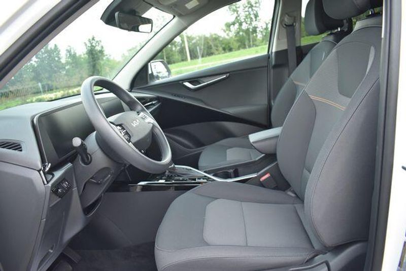 New 2026 Kia Niro LXImage 21