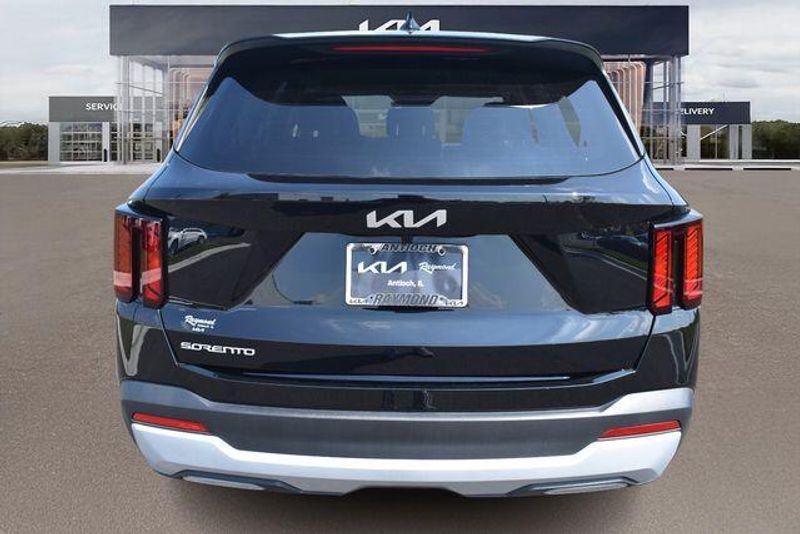New 2025 Kia Sorento LXImage 5