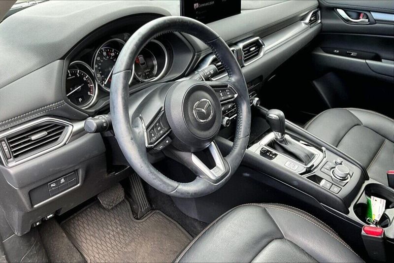 2023 Mazda CX-5 2.5 S Preferred PackageImage 9