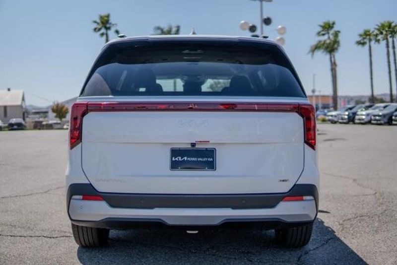 2025 Kia Carnival Hybrid EXImage 6