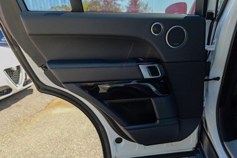2016 Land Rover Range Rover SuperCharged photo 18