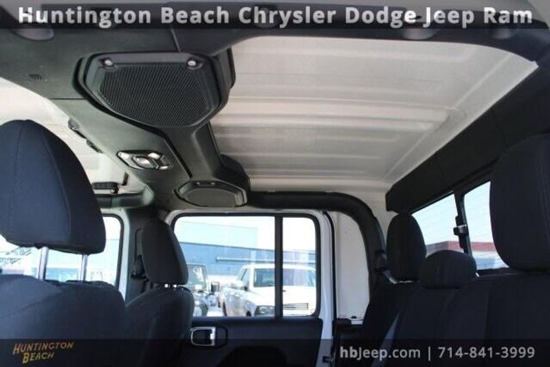 2022 Jeep Gladiator OverlandImage 47