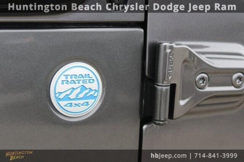 2022 Jeep Wrangler Unlimited Sahara 4xeImage 9