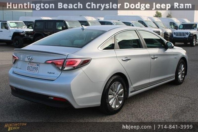 2017 Hyundai Sonata Hybrid SEImage 4