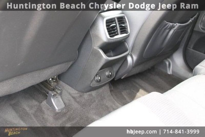 2020 Hyundai Santa Fe SEImage 33