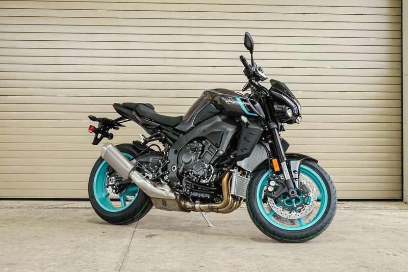 2024 YAMAHA MT10 MIDNIGHT CYAN 