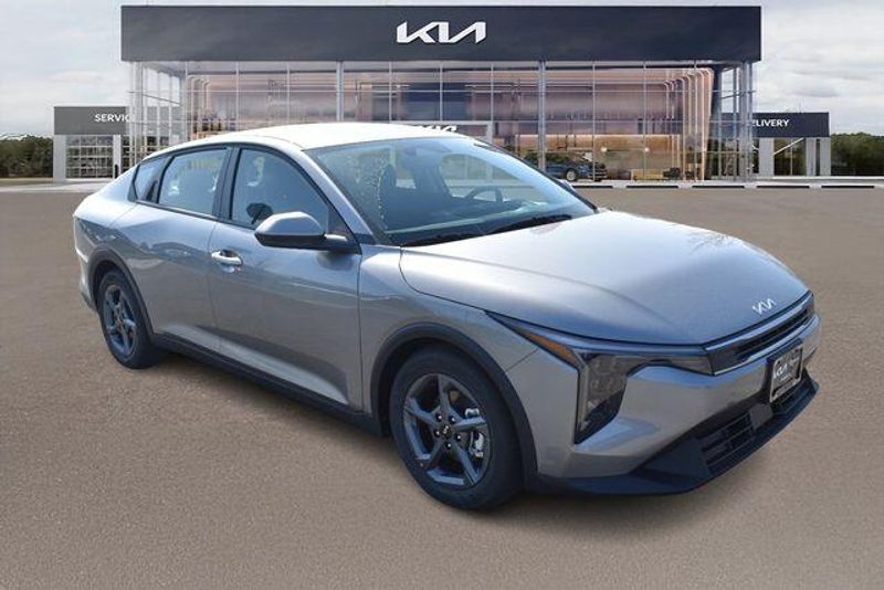 New 2026 Kia K4 LXSImage 1