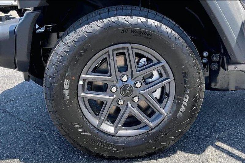 New 2026 Jeep Wrangler 4-door Sport SImage 10