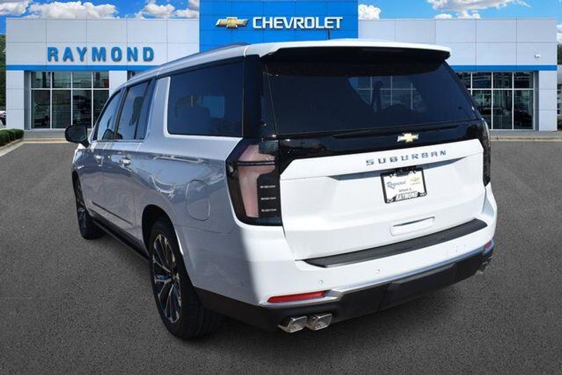 New 2026 Chevrolet Suburban High CountryImage 6