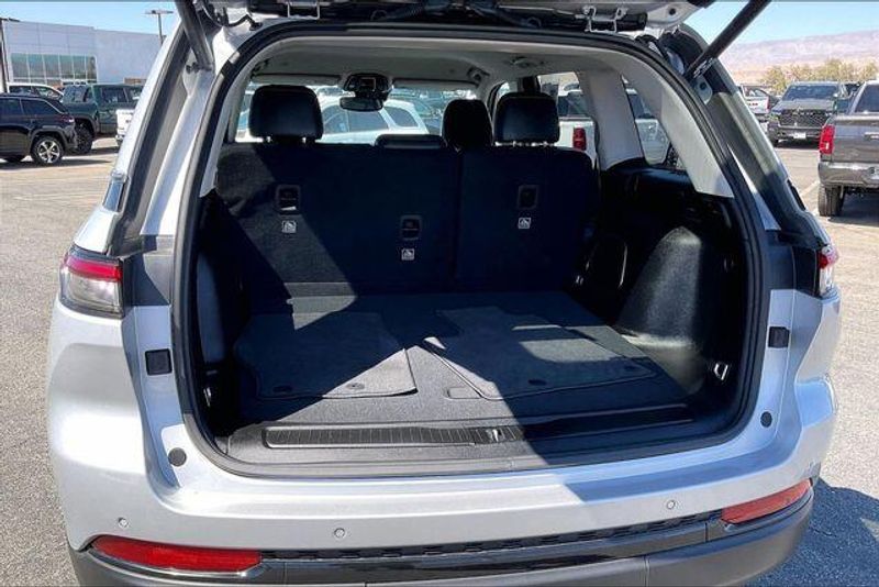Used 2023 Jeep Grand Cherokee LimitedImage 33