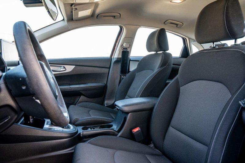 Used 2023 Kia Forte LXSImage 12