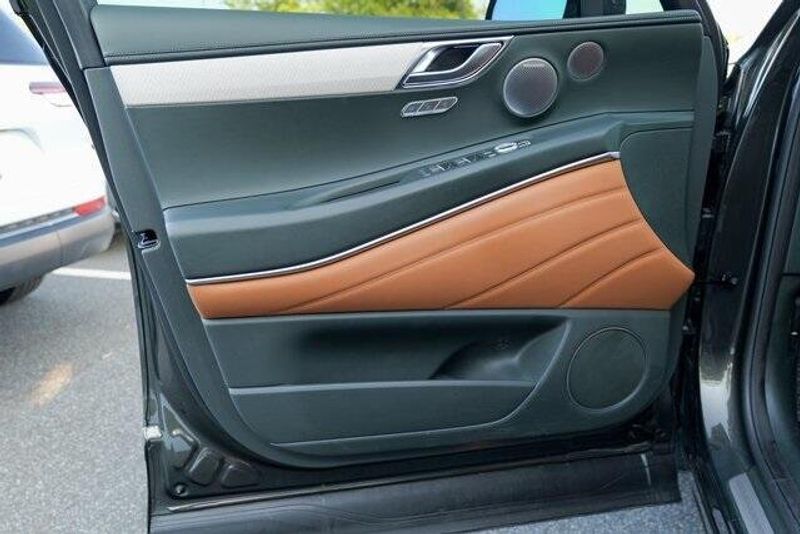 2025 Genesis GV80 3.5T Prestige photo 14