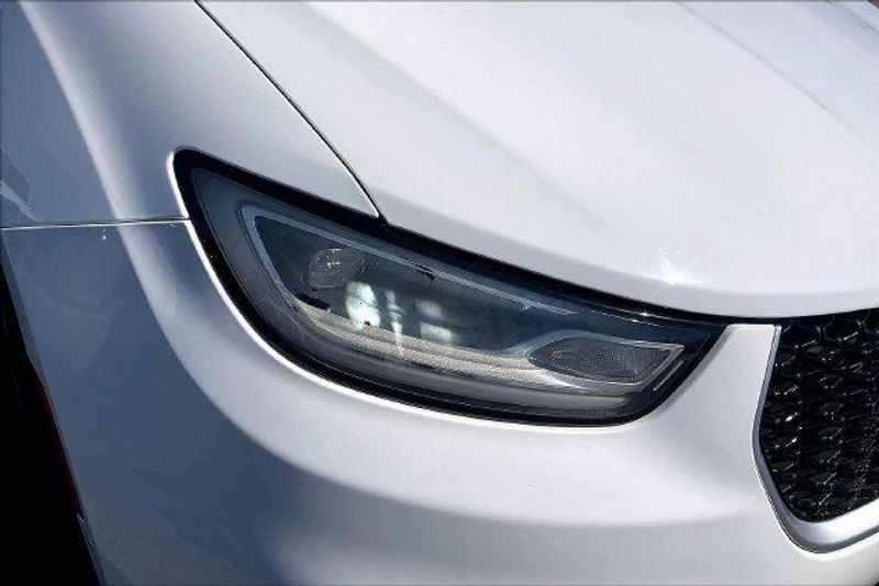 Used 2023 Chrysler Pacifica Hybrid PinnacleImage 27