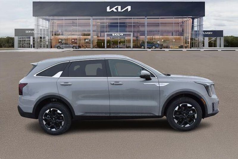 New 2026 Kia Sorento SImage 2