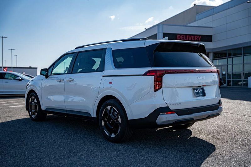 New 2026 Kia Carnival EXImage 5