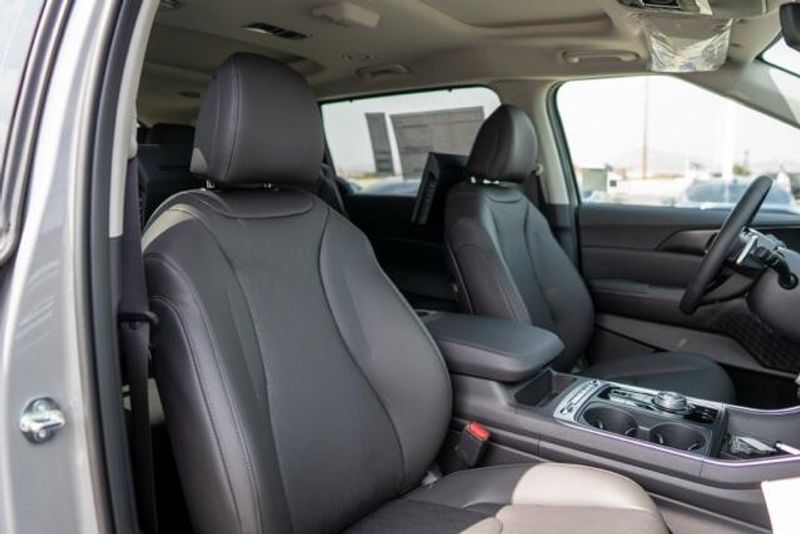 2025 Kia Carnival Hybrid SXImage 10