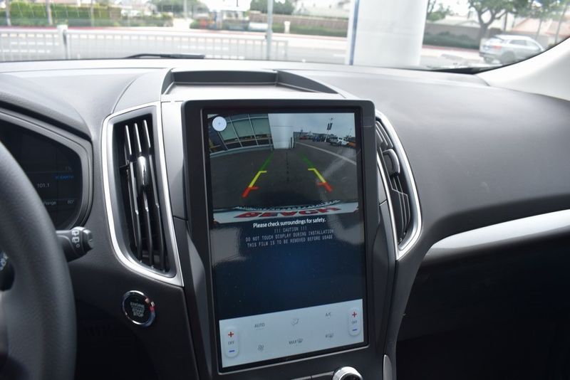 2024 Ford Edge SEImage 18