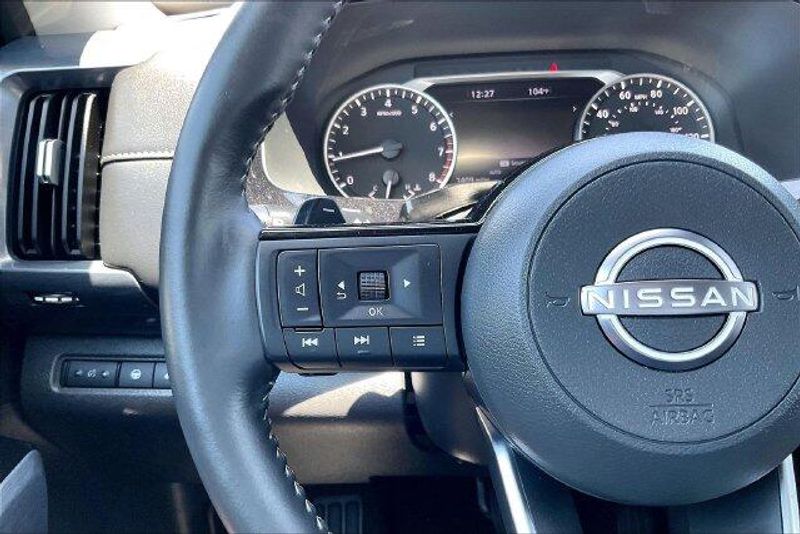 Used 2025 Nissan Pathfinder SLImage 18