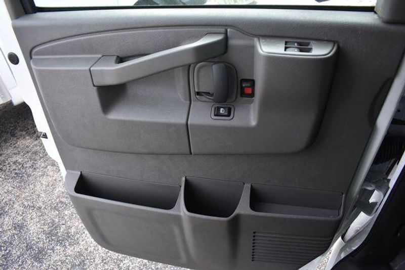 New 2025 Chevrolet Express 3500 Work VanImage 28