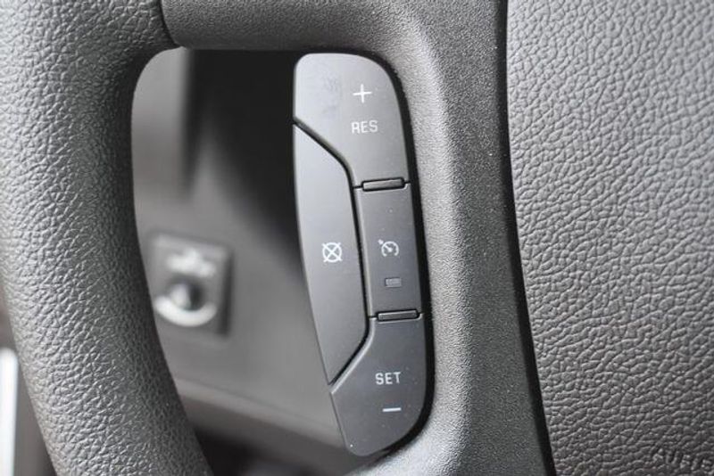 New 2025 Chevrolet Express 3500 Work VanImage 23