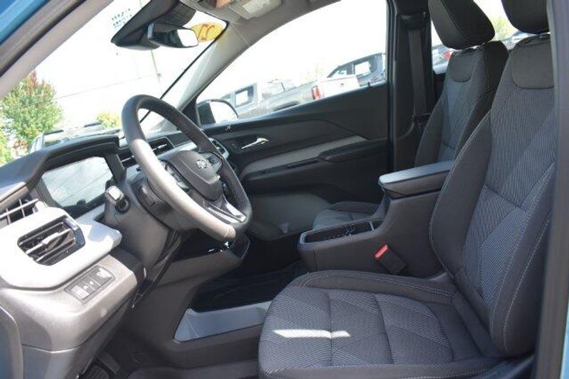 New 2027 Chevrolet Bolt EV LTImage 22