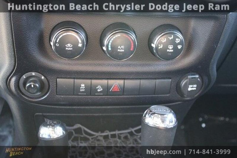 2016 Jeep Wrangler JK SportImage 25