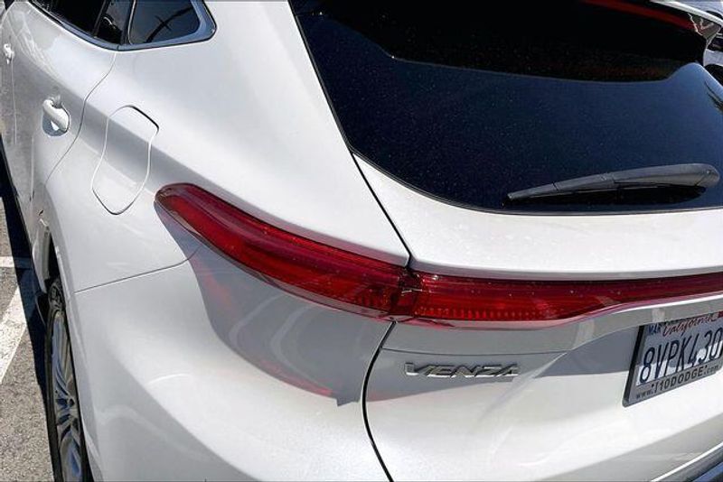 Used 2021 Toyota Venza LimitedImage 28