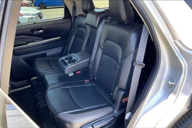 Used 2025 Nissan Pathfinder SLImage 25