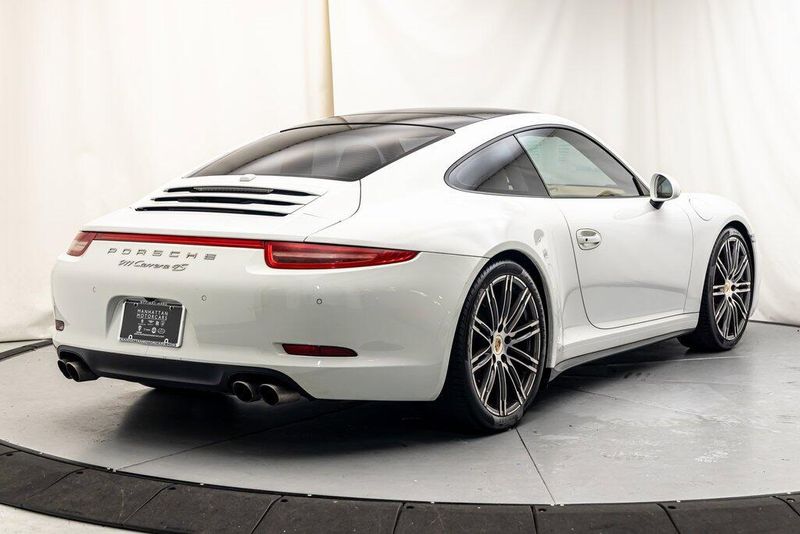 2015 Porsche 911 Carrera 4SImage 5