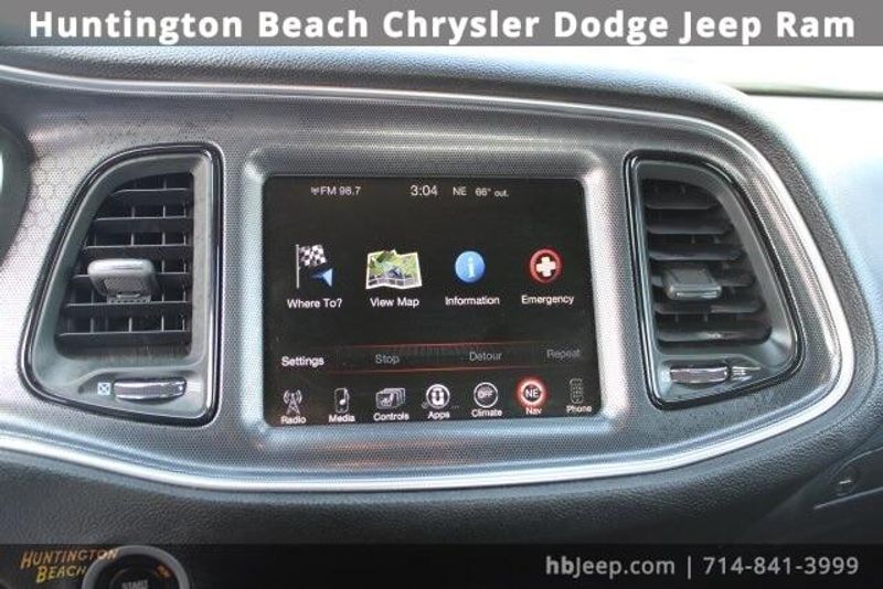 2015 Dodge Challenger SXTImage 25