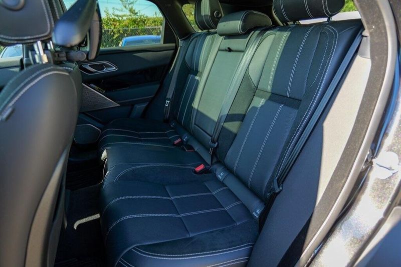 2022 Land Rover Range Rover Velar P250 R-Dynamic S photo 27