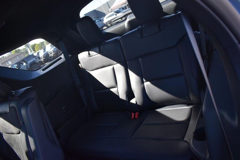 2025 Ford Explorer STImage 9