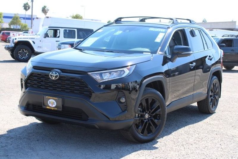 2021 Toyota RAV4 XLE PremiumImage 9