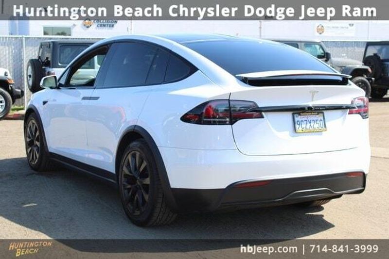 2022 Tesla Model X BaseImage 3