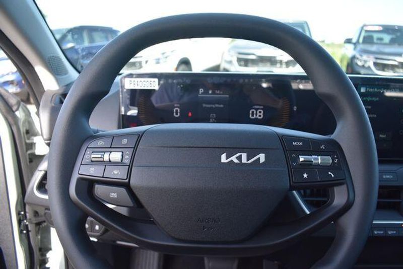 New 2026 Kia K4 LXSImage 24
