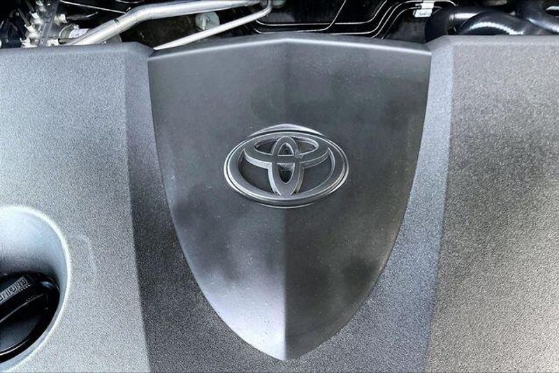 Used 2024 Toyota Camry SEImage 32