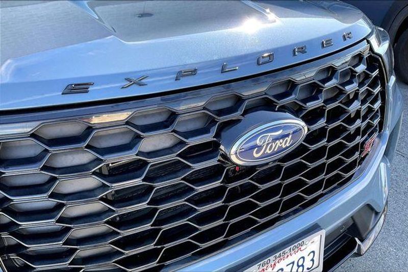 Used 2025 Ford Explorer STImage 30