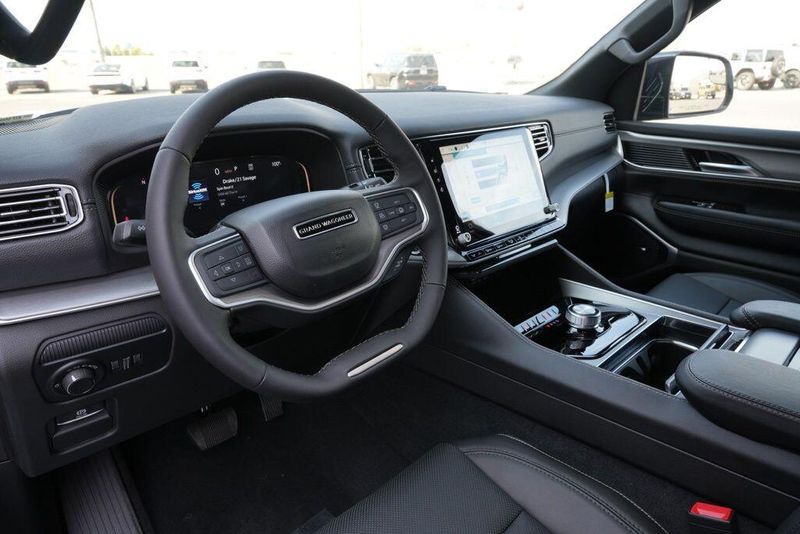 2026 Jeep Grand Wagoneer Image 10
