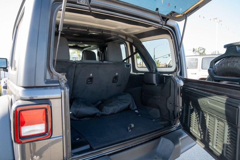 Used 2025 Jeep Wrangler Sport SImage 16