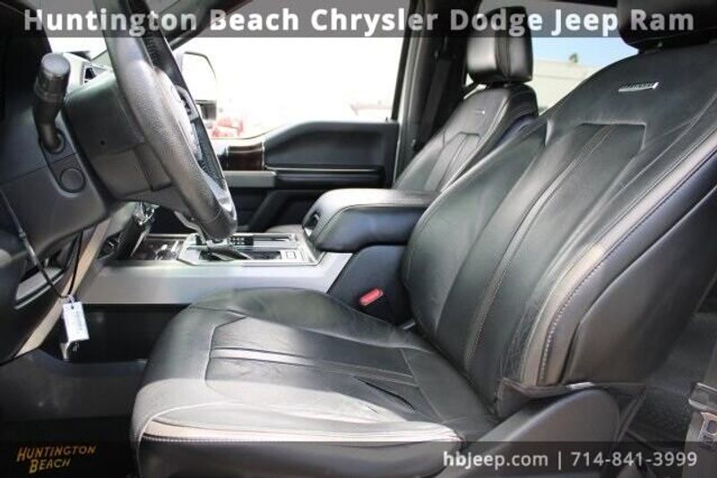2015 Ford F-150 PlatinumImage 33