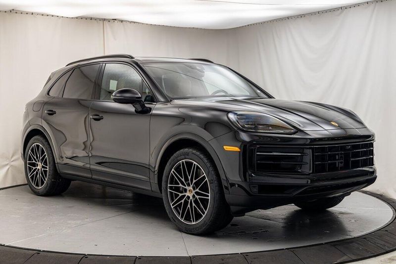 2024 Porsche Cayenne BaseImage 7