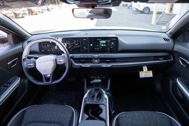 New 2025 Kia K4 GT-LineImage 16
