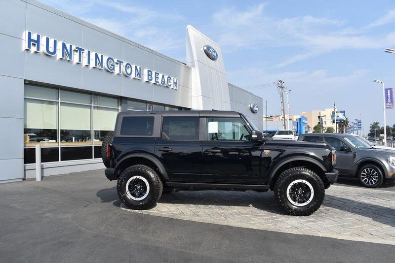 2024 Ford Bronco BadlandsImage 3